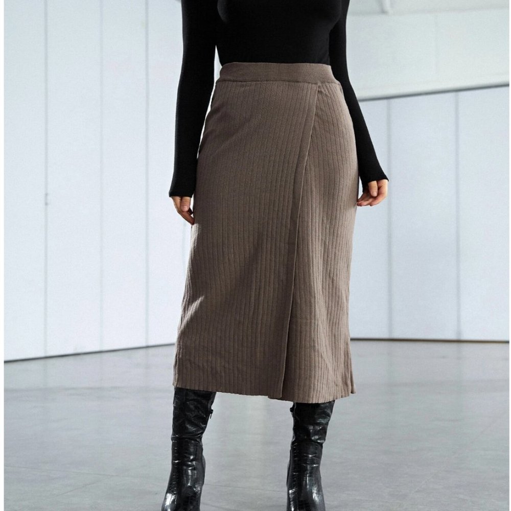 Ribbed Knit Split Hem Skirt - Picture 2 of 6